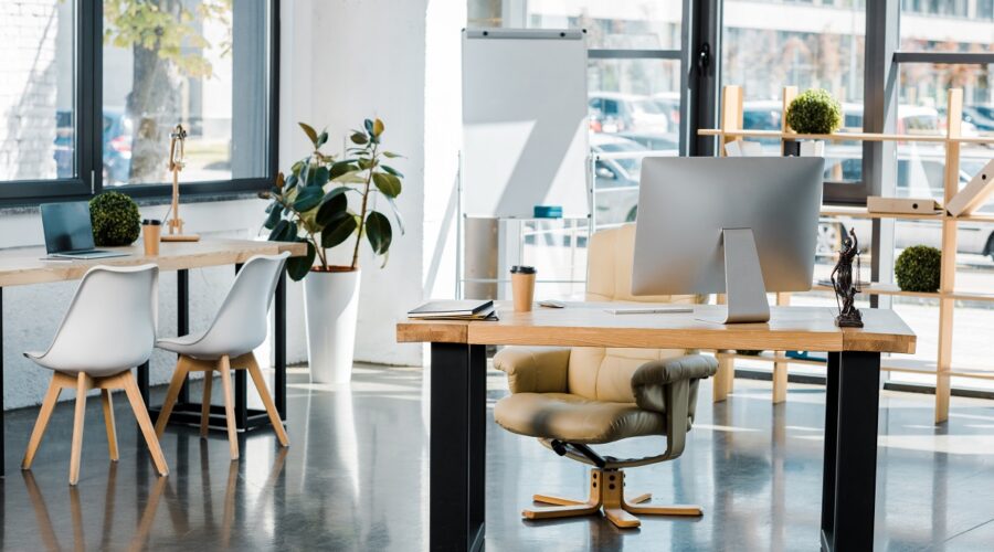 Kompleksowe wyposażenie biur - jak do tego podejść?